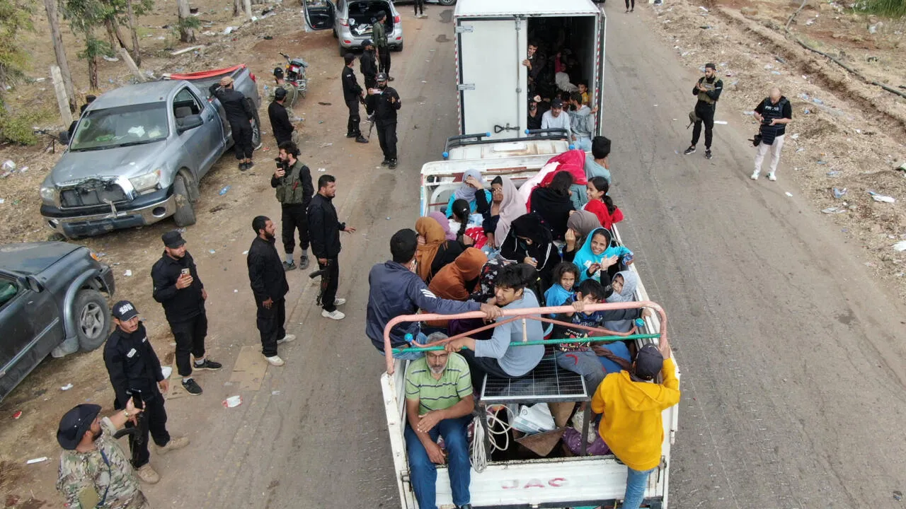 السويداء نشرة الظهيرة: 100 قتيل في غزة والبدو يغادرون السويداء وإسرائيل تضرب معاقل الحوثيين