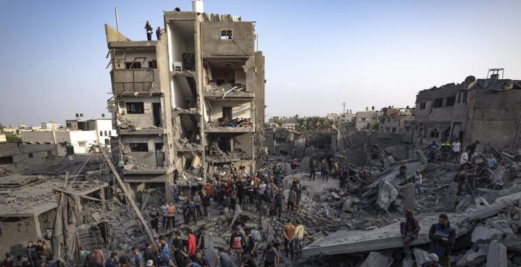 نشرة أخبار الظهيرة: حماس تؤكد انها تلقت تطمينات أميريكية بانتهاء الحرب في غزة ومحادثات في القاهرة