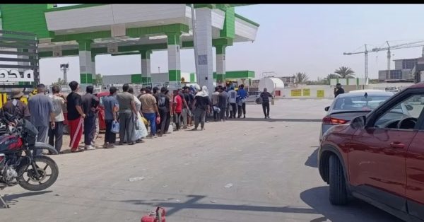 طوابير البنزين في العراق