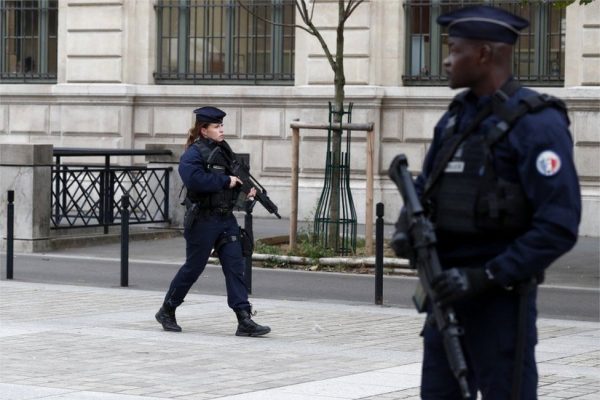 حظر تجول جزئي في باريس